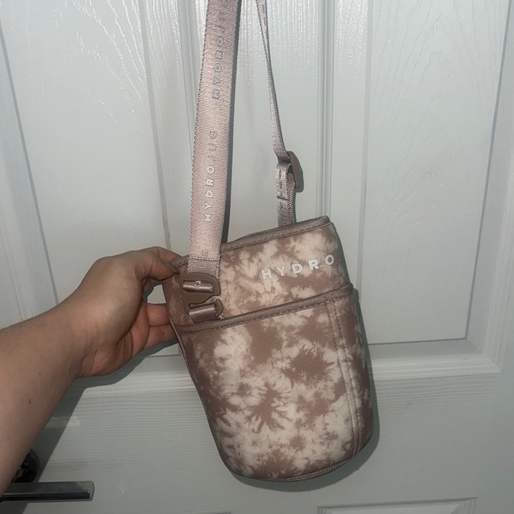 Hydrojug tie die carrier